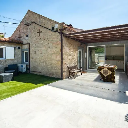 Assuncao Malveira House *